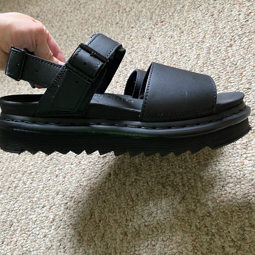Doc Marten’s VOSS sandal